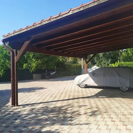 Greek Style Ground Floor & Pool إياليسوس