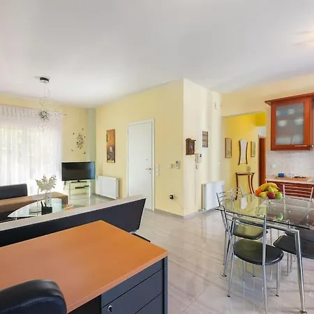 شقة Greek Style Ground Floor & Pool