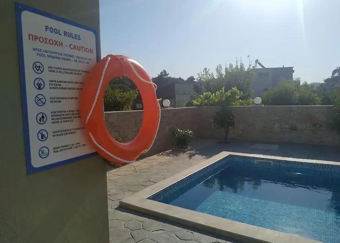 Greek Style Ground Floor & Pool * Jalisos