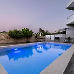 Greek Style Ground Floor & Pool