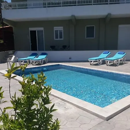 Apartment Greek Style Ground Floor & Pool