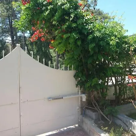 Greek Style Ground Floor & Pool Apartamento *