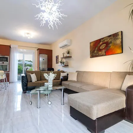 Greek Style Ground Floor & Pool Apartament Ialysos (Rhodes)