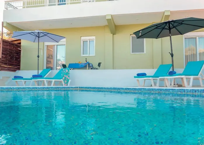 Greek Style Ground Floor & Pool Lägenhet