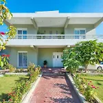 Daire Greek Style Ground Floor & Pool *