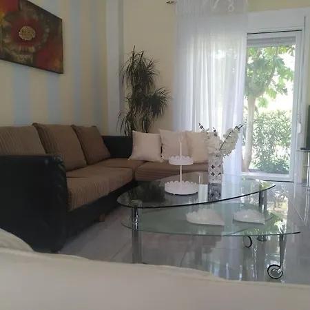 Апартаменты Greek Style Ground Floor & Pool Ялиссос