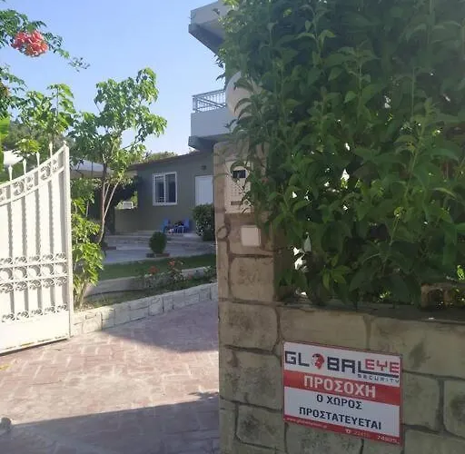 Greek Style Ground Floor & Pool Apartman