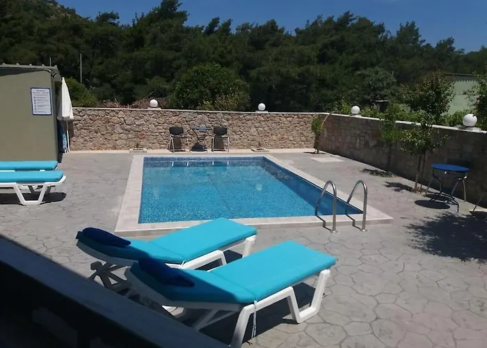 Greek Style Ground Floor & Pool Apartman Jaliszósz