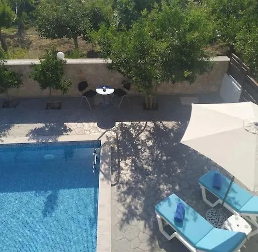 Greek Style Ground Floor & Pool * Jaliszósz