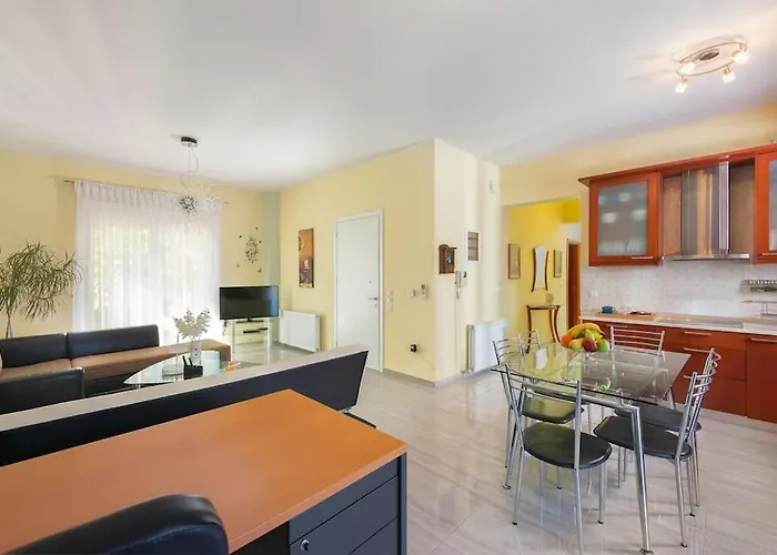 Apartman Greek Style Ground Floor & Pool