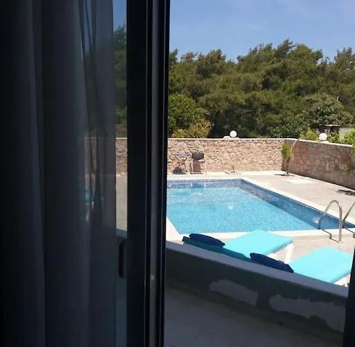 Greek Style Ground Floor & Pool * Jaliszósz